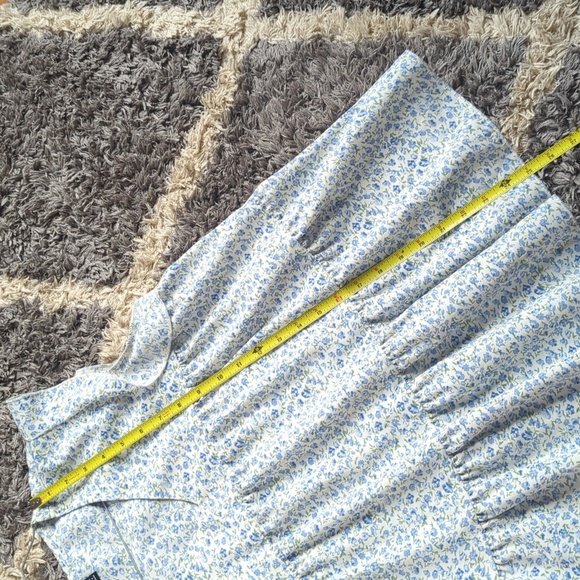 Shein Ditsy Floral Babydoll Short Sleeve Blouse Size M - Picture 6 of 7